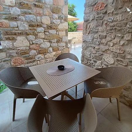 Apartment Petra No2 *